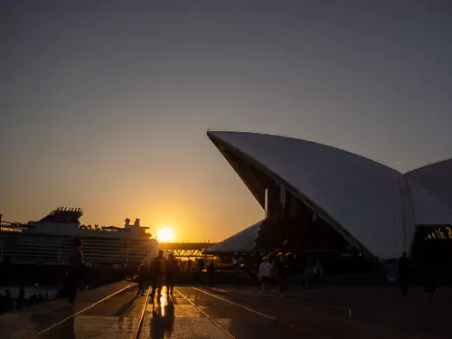 Instagram worthy places in Sydney - Opera House at Sunset